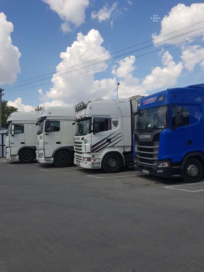 Tolimųjų reisų vairuotojai darbui Baltijos šalyse