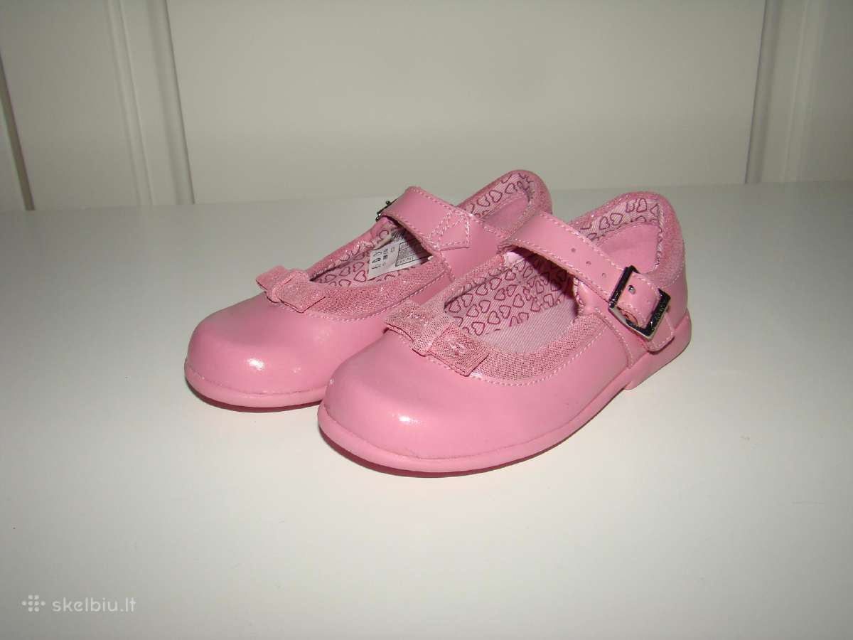 Clarks 22 d.