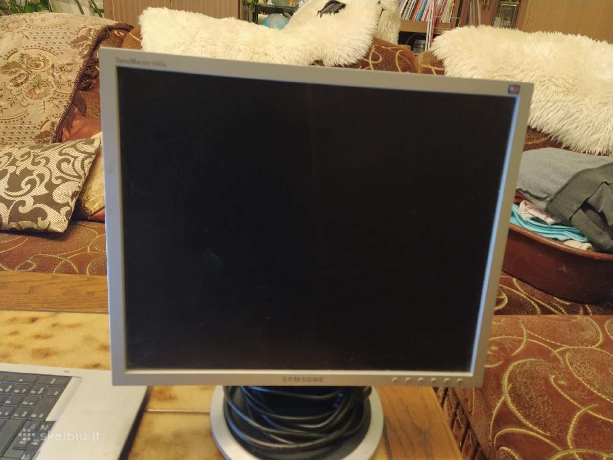Turiu keliatą naudotų monitorių Samsung,hp,del