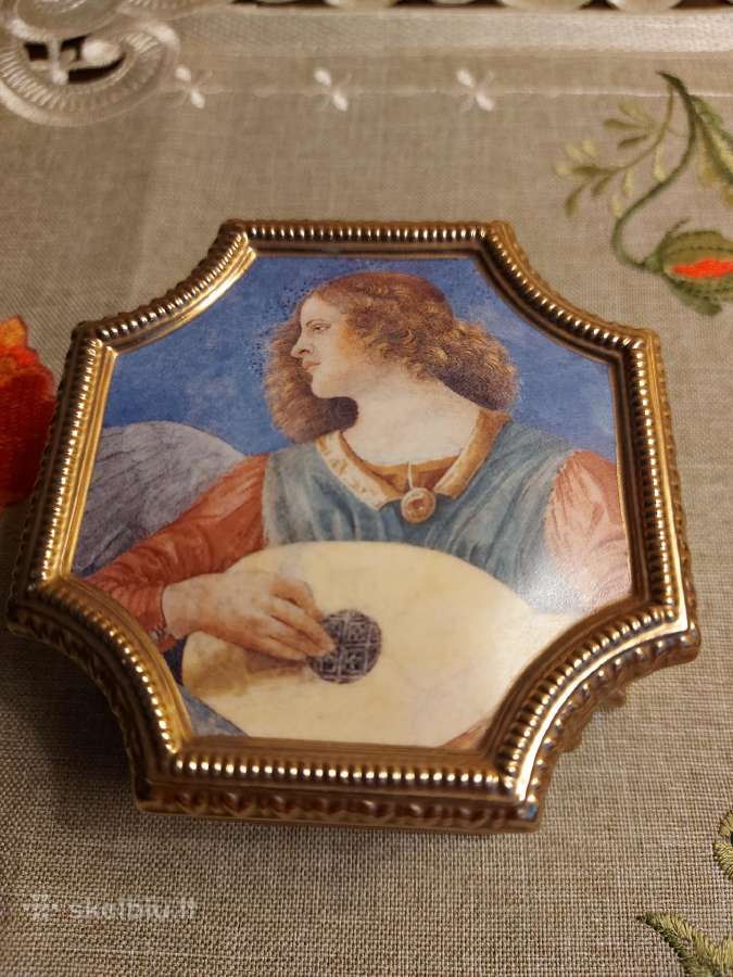 Muzikinia dėžute