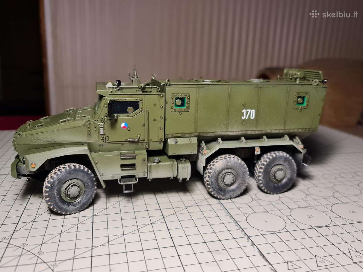 Parduodu suklijuota plastikini modeliuka 1/35