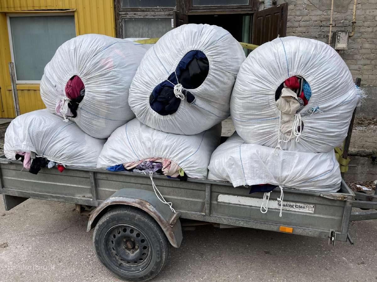 Dėvėti drabužiai/rūbai urmu pramonei 150 kg 10€ - nuotraukos Nr. 3