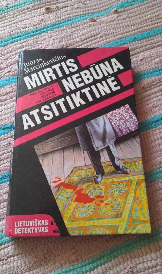 Mirtis Nebūna Atsitiktinė romanas