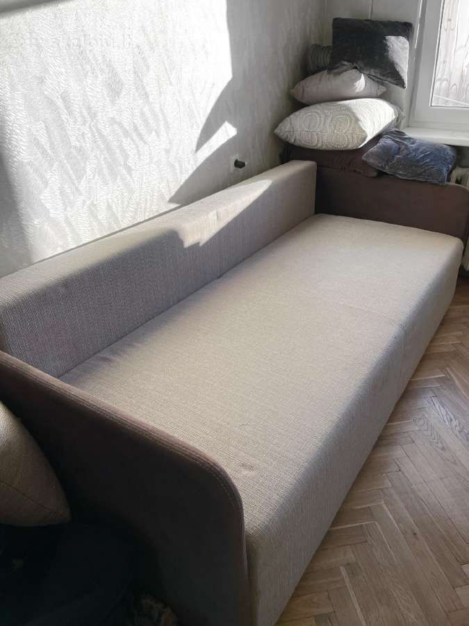 Šviesiai ruda kreminė sofa dvigulė - nuotraukos Nr. 3