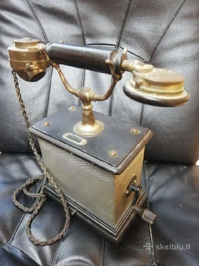 Antikvarinis telefonas.
