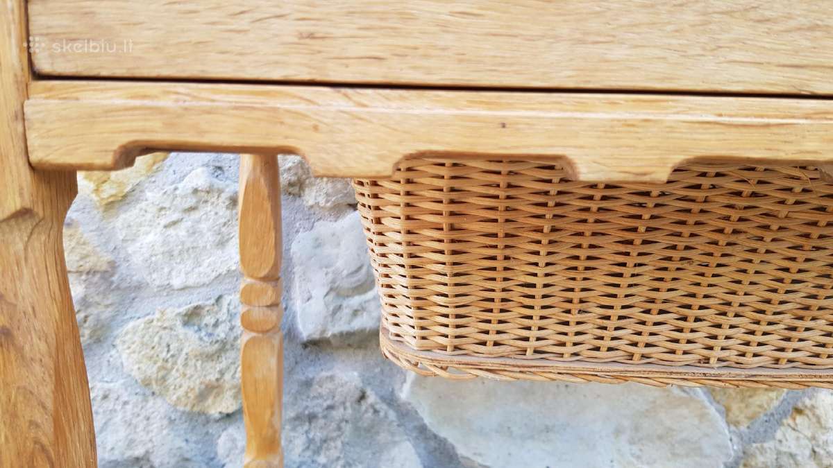 Vintažinis mid century kėnio masyvo staliukas - nuotraukos Nr. 11