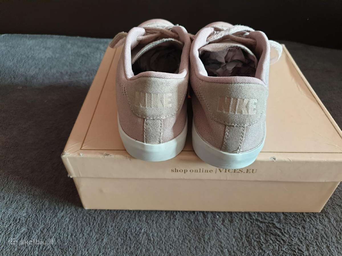 Nike kedai - nuotraukos Nr. 2
