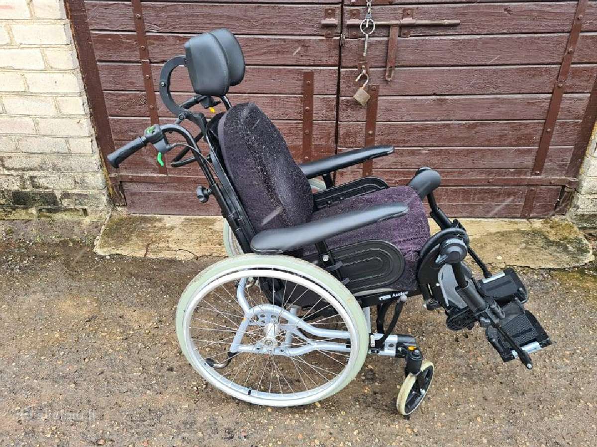 Multifunkcinis vežimėlis Invacare rea Azalea