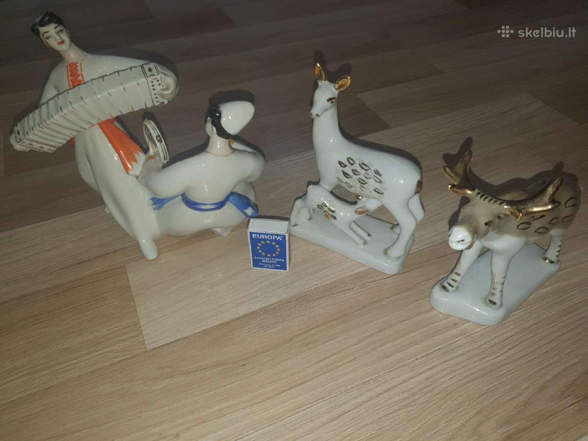 Skulptūrėlės/statulėlės iš porceliano/keramikos.