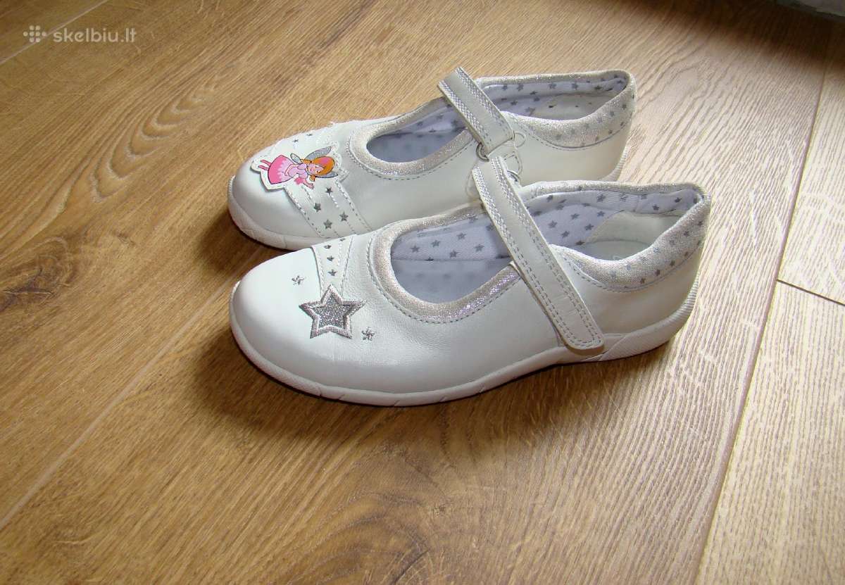 Clarks 27 d.