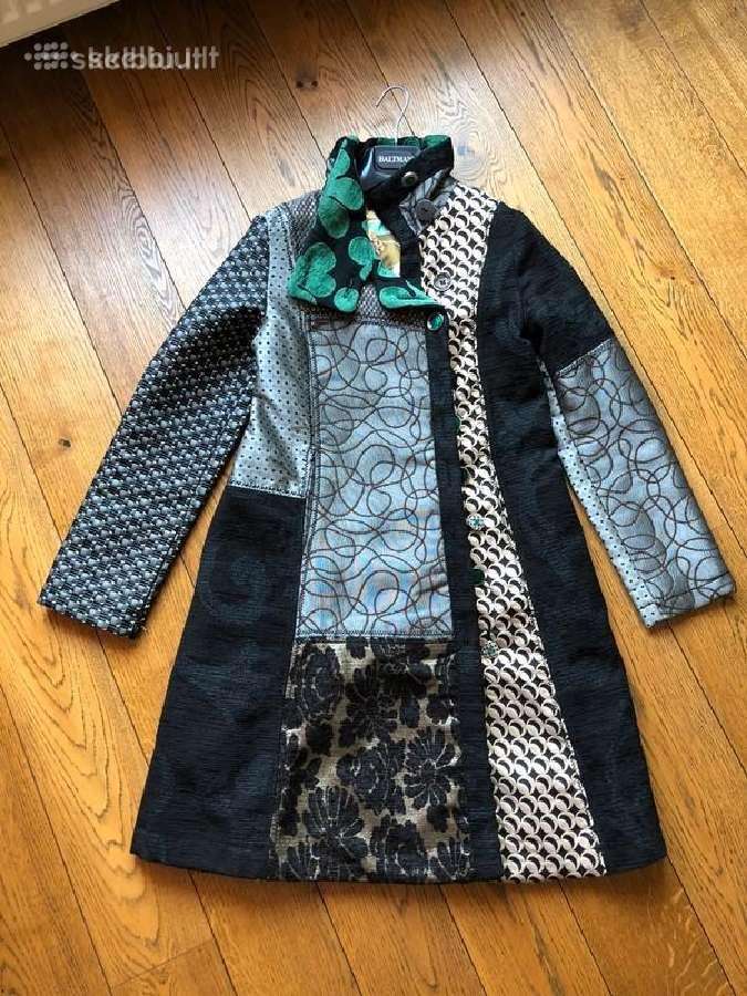 Desigual demisezoninis puspaltis S/m dydžio