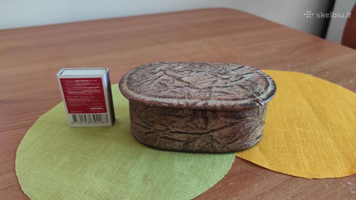 Odinė papuošalų dėžutė