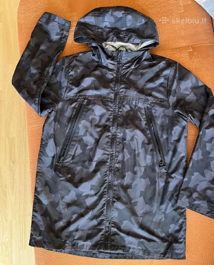 Pavasarinė/rudeninė Benetton striukė, 160 cm
