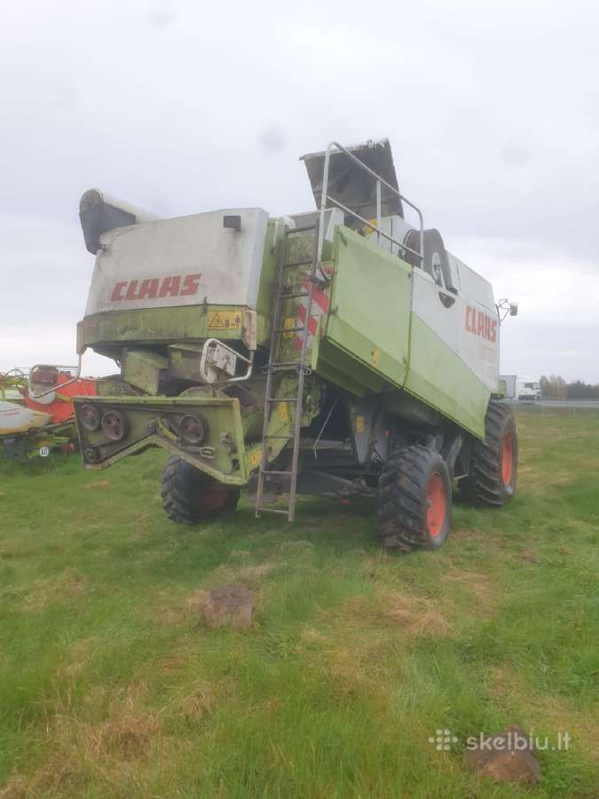 Kombainas Claas Lexion 480 ardomas dalimis - nuotraukos Nr. 3