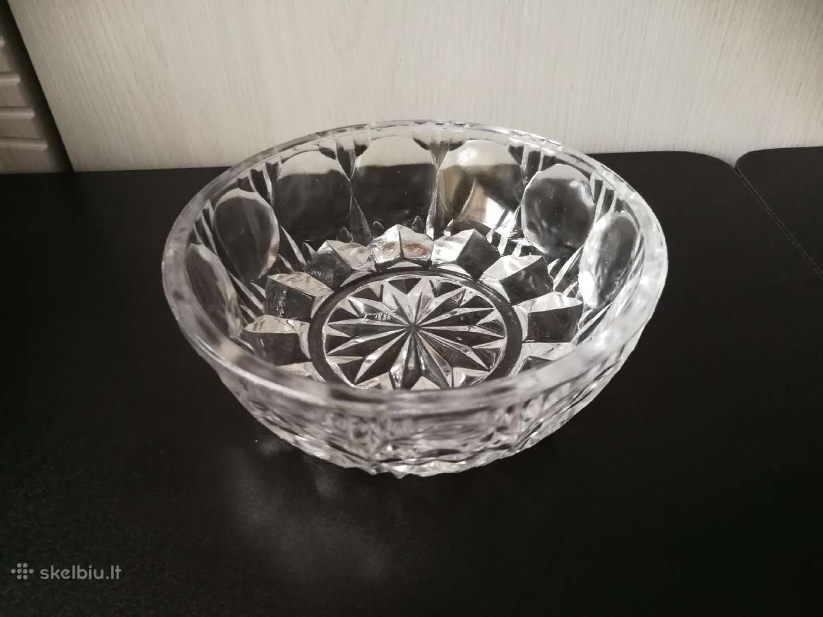 Sena,graži krištolinė saldaininė, riešutinė