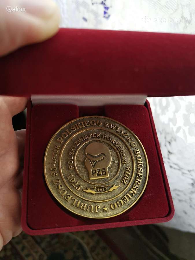 Parduodu sunkaus metalo, stalo medalį skirtą . - nuotraukos Nr. 3