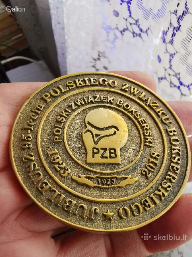 Parduodu sunkaus metalo, stalo medalį skirtą .