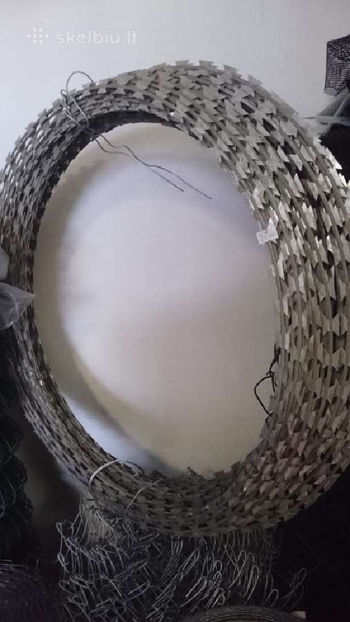 Spygliuota viela ,Concertina pjaunanti nuo vagiu