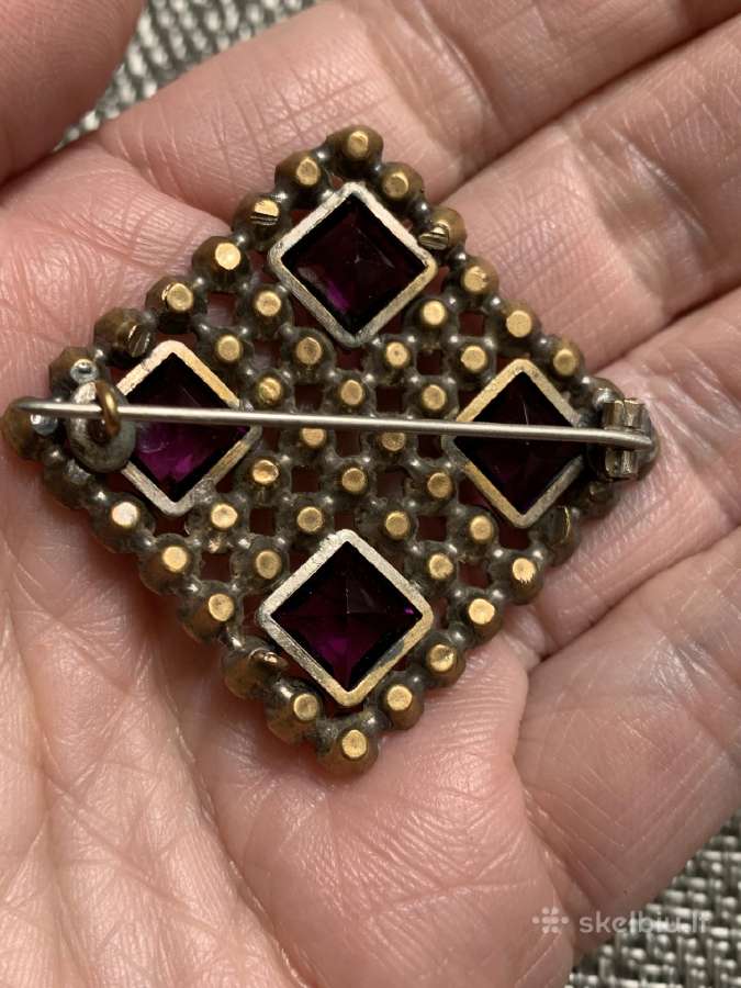 Vintažinė kvadratinė violetinė blizgi sagė - nuotraukos Nr. 7