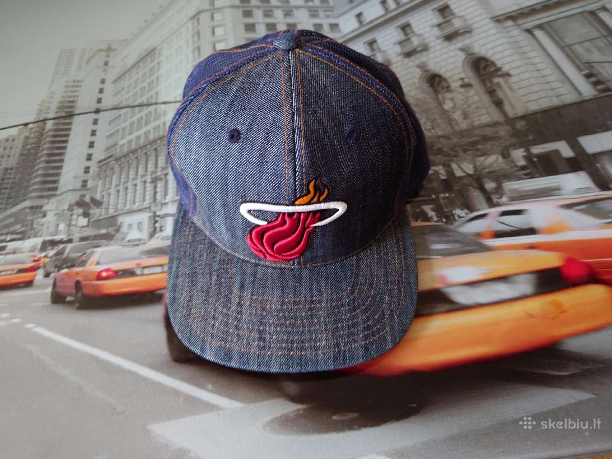 Unisex Mitchell & Ness kepurė.