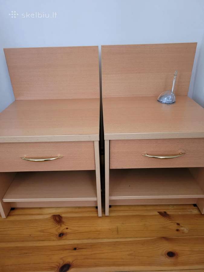Spintelės prie lovos