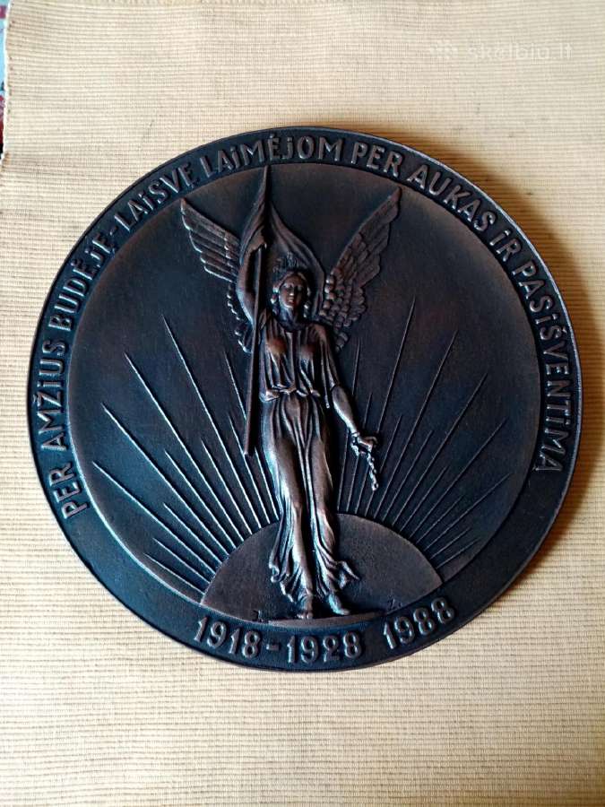 1918 - 1928 - 1988. Variuotas. Labai Gero Stovio.