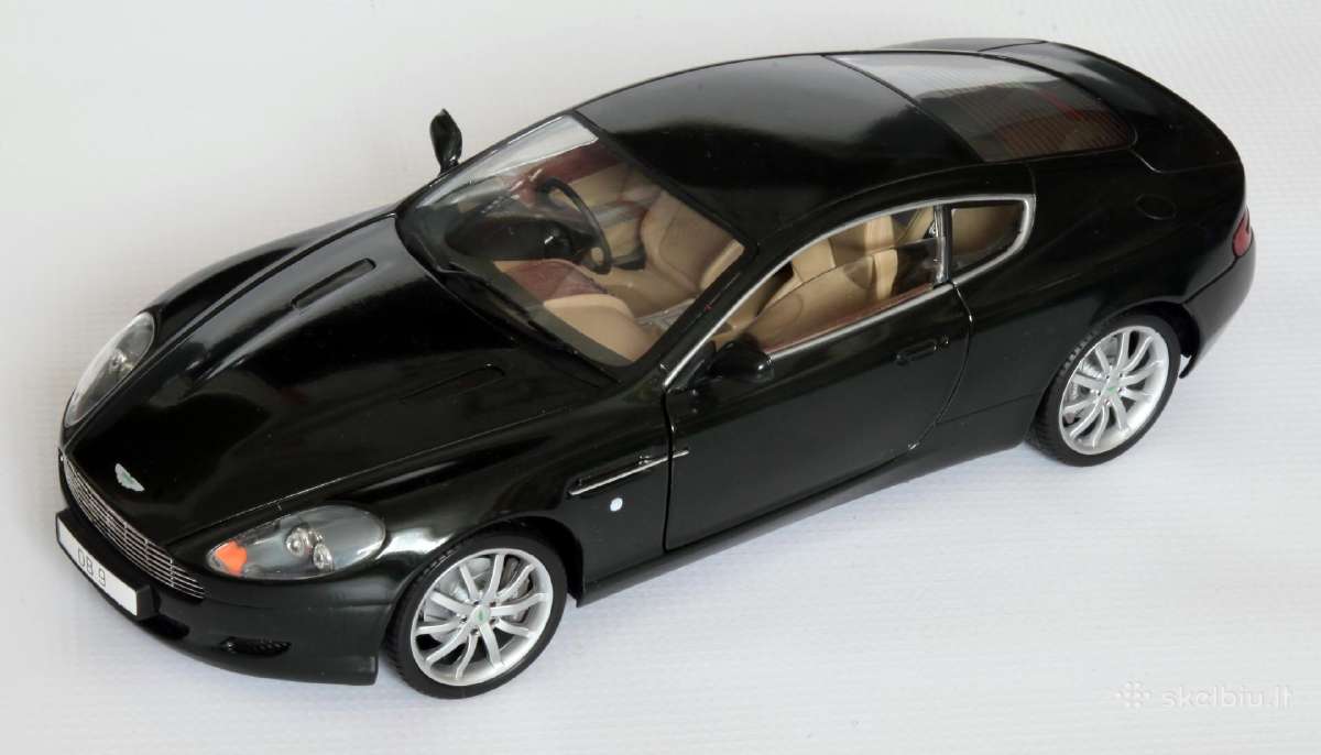Aston Martin Db9 1:18
