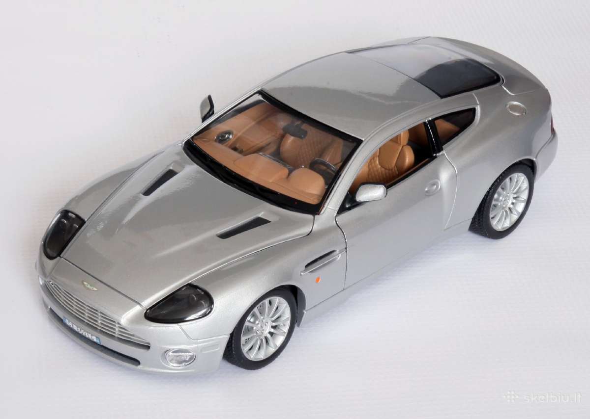 Aston Martin V12 Vanquish 1:18