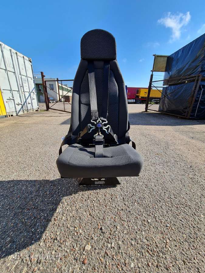 Parduodama automobilinė kėdė
