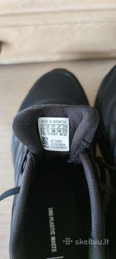 Nauji adidas kedai