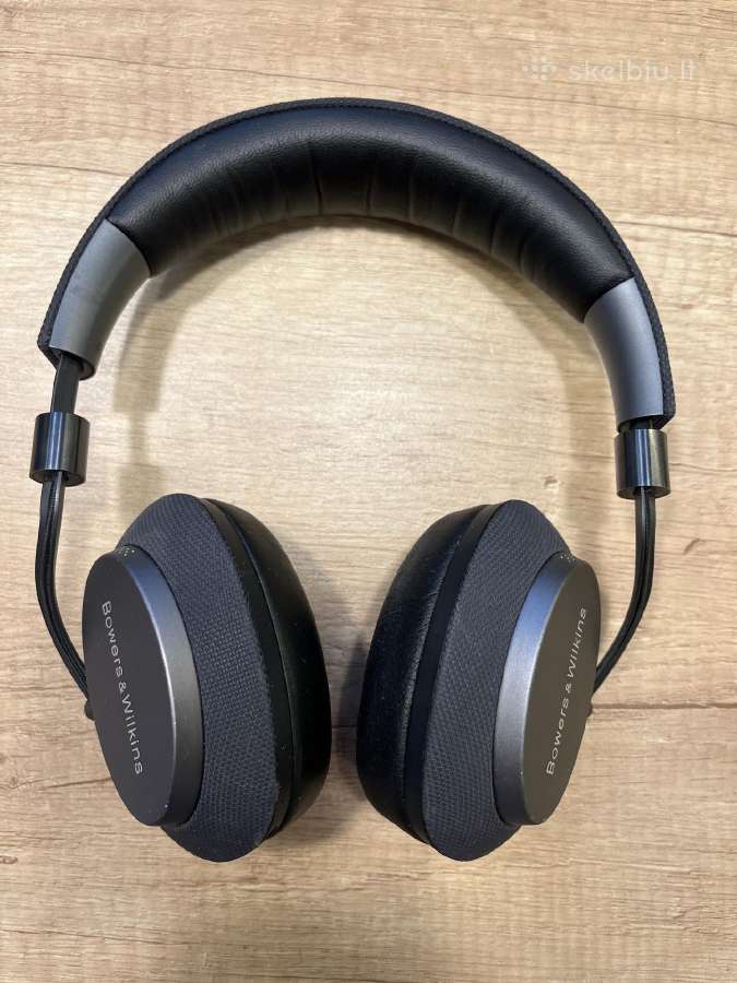 Naudotos Bowers & Wilkins Px ausinės