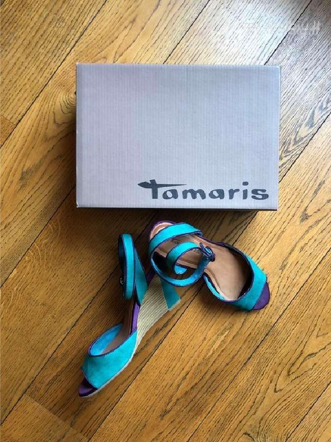 39 dydžio smaragdinės, violetinės Tamaris basutės