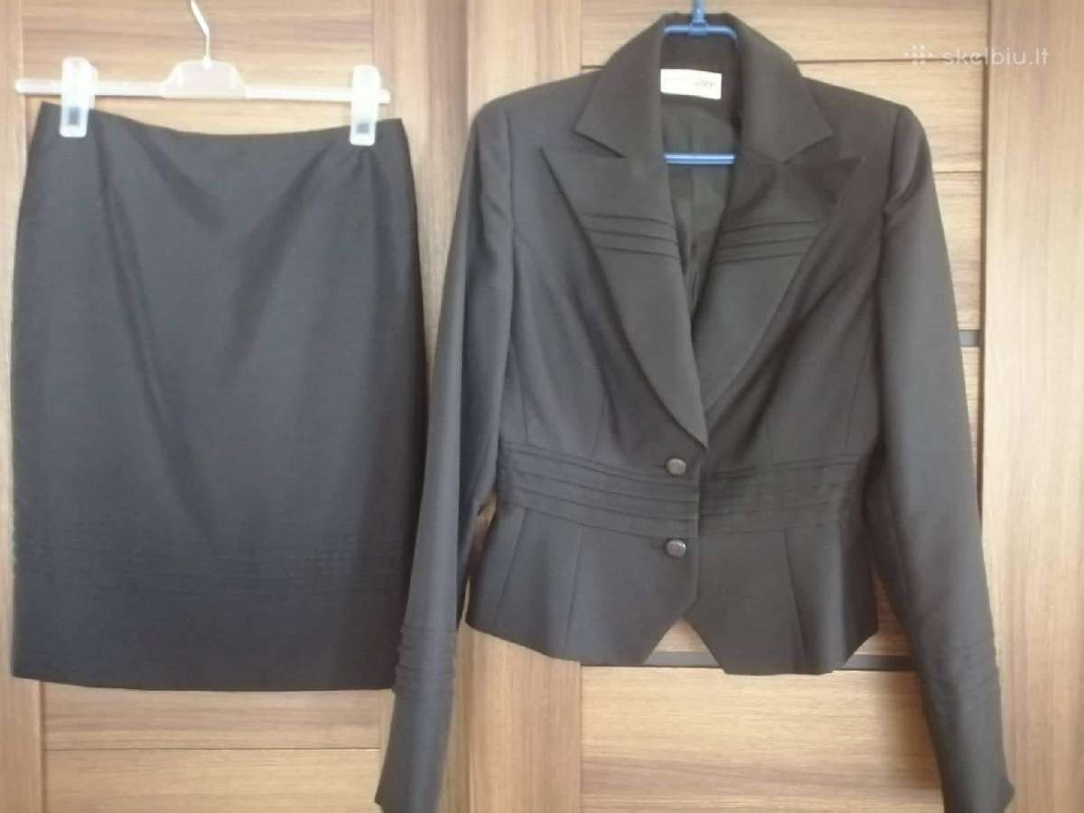 Moteriškas kostiumėlis