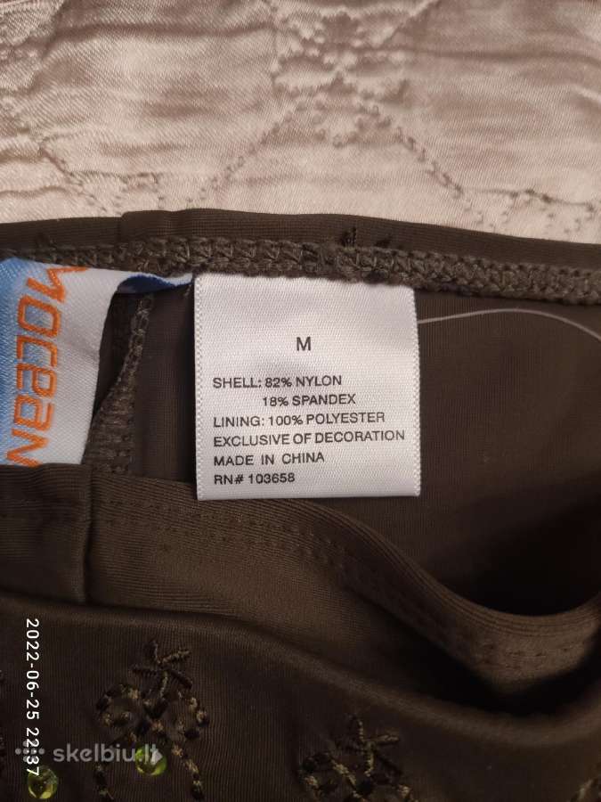 Naujas maudymosi kostiumėlis