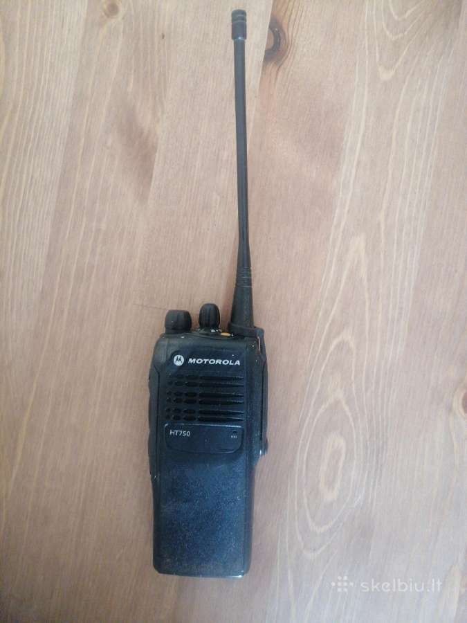 Motorola Ht750 Uhf Radio.