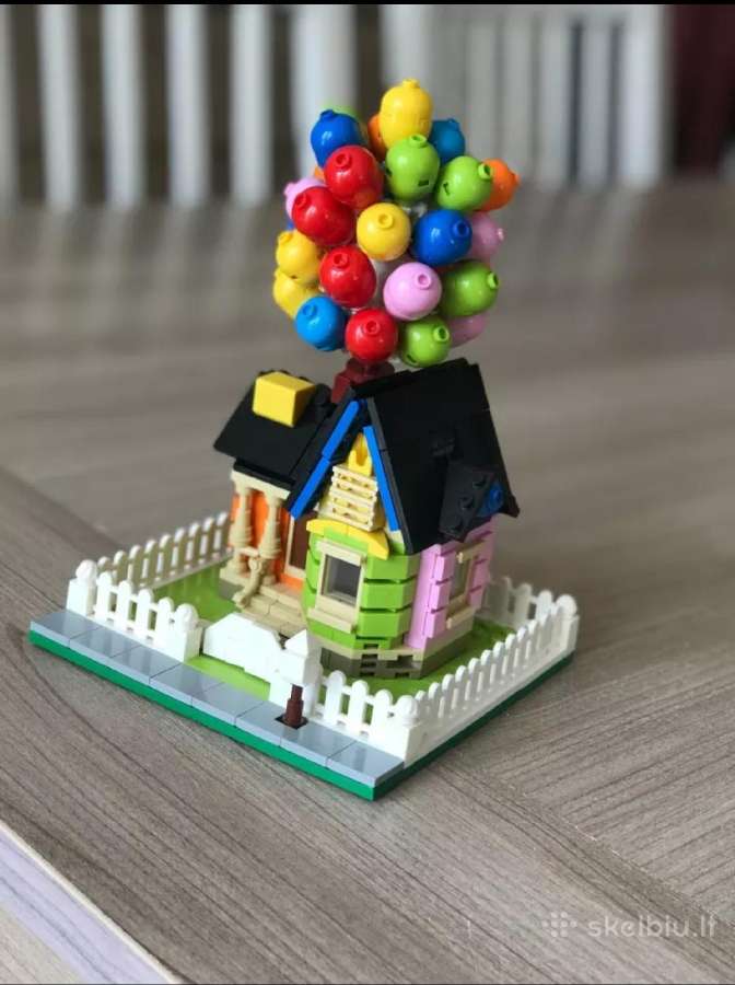 Lego skraidantis namas