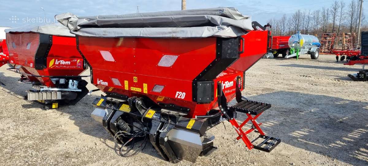 Trąšų barstytuvai Irtem nuo 1000 iki 2800 kg