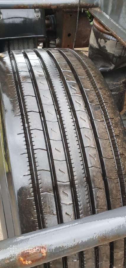 Padangos 425/65r22.5