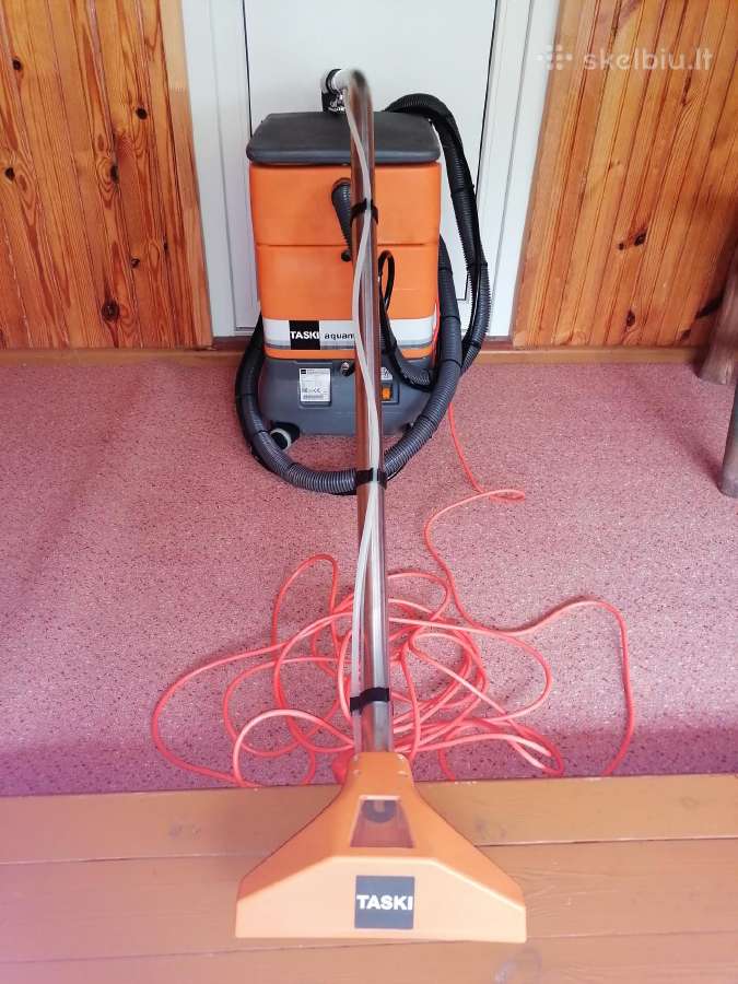 Plaunamas kilimų siurblys 800€ ilgu kotu