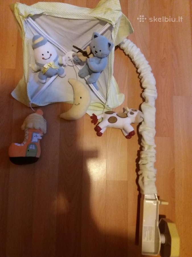 Karusele ant lovytes.