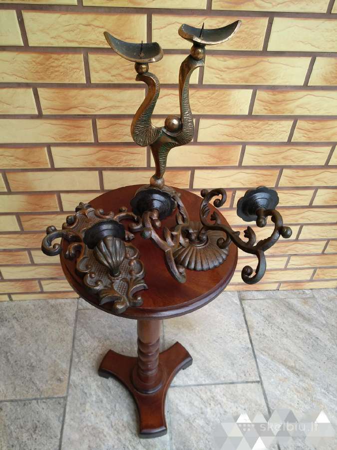 Metalinės senos žvakidės