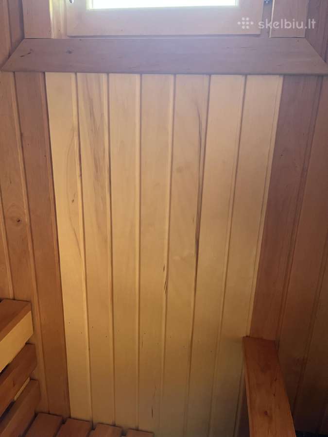 Juodalksnio drebules dailylentes gultai gaubtai
