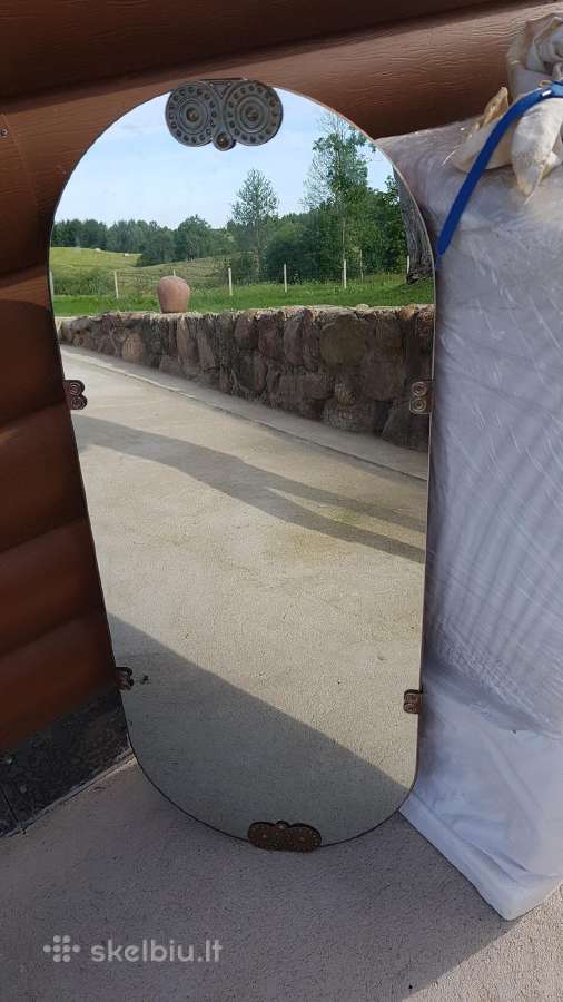 Senovinis veitrodis puoštas žalvariu,pirčiai