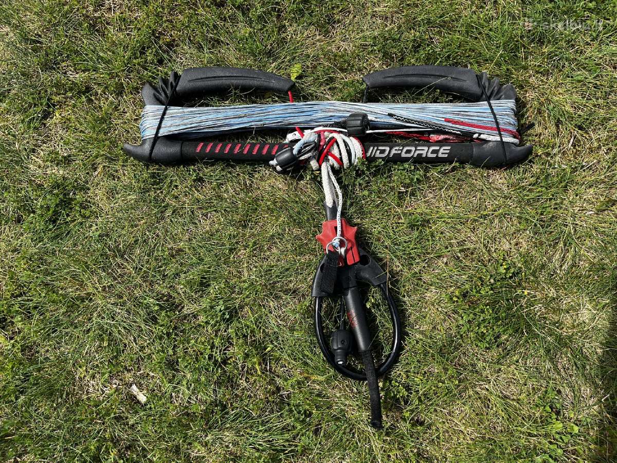 Parduodamas Liquid Force 4/5 linijų baras