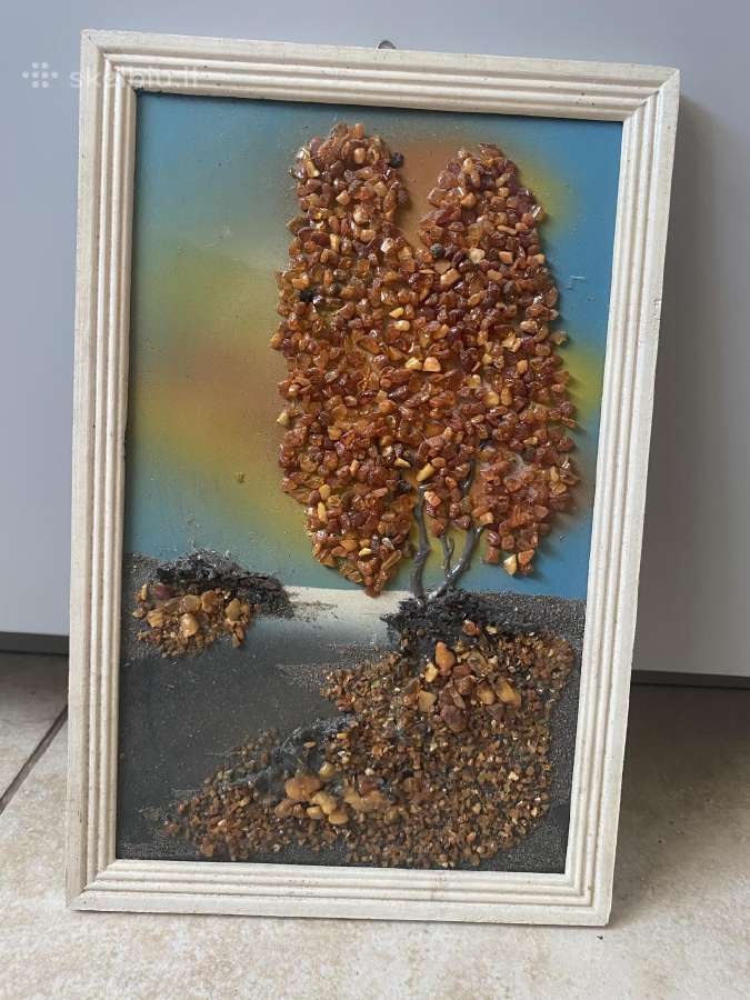 Paveikslas su gintarais