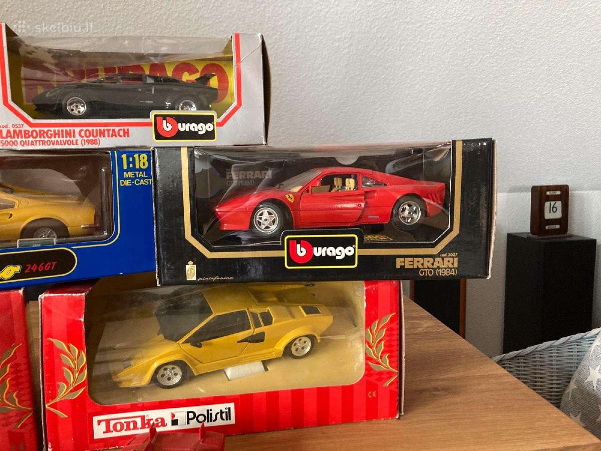 Modeliukai 1:18 lamborghini ferrari pakuotiese - nuotraukos Nr. 10
