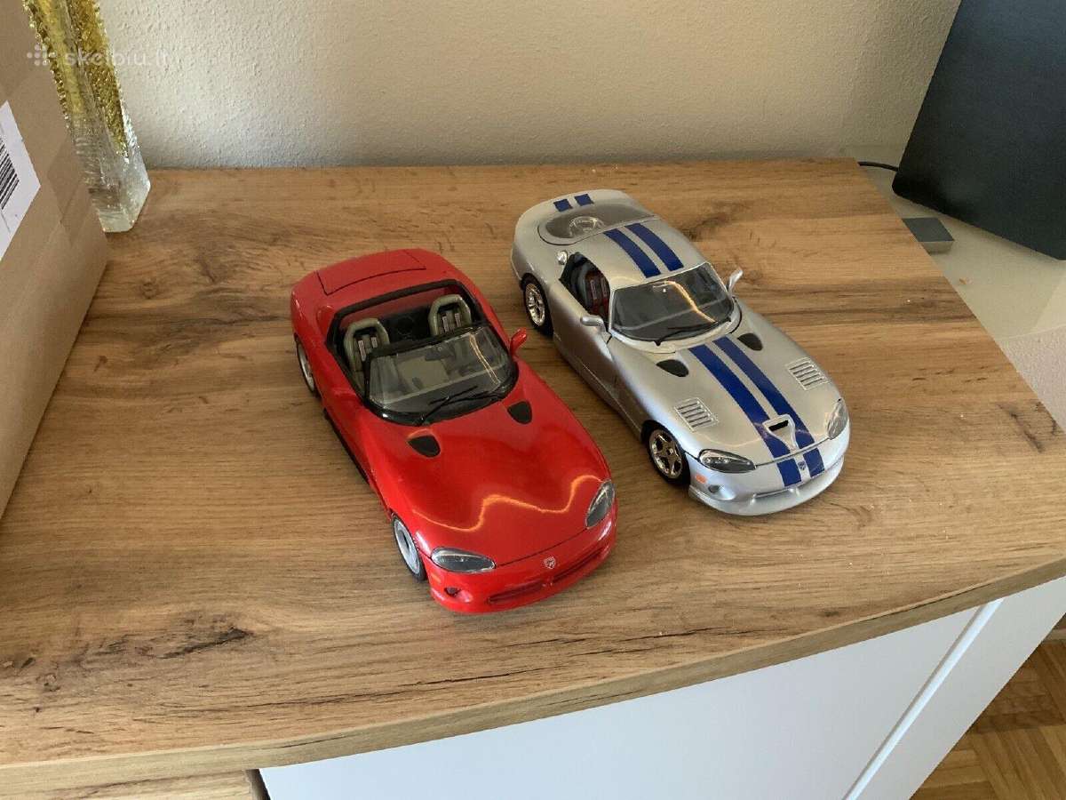 Modeliukai dodge viper 1:18 bburago italy