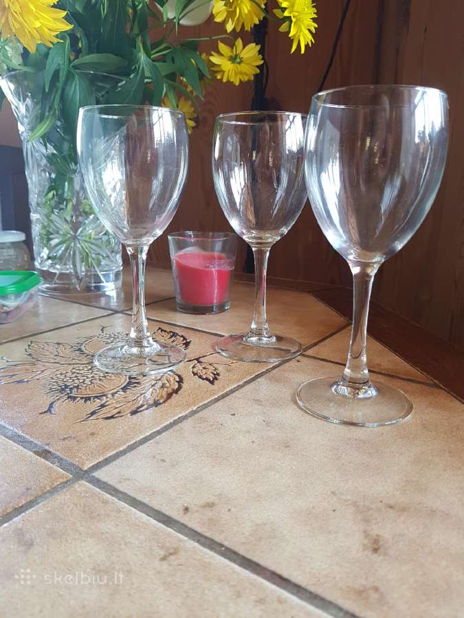 9 kokybiskos taures vynui