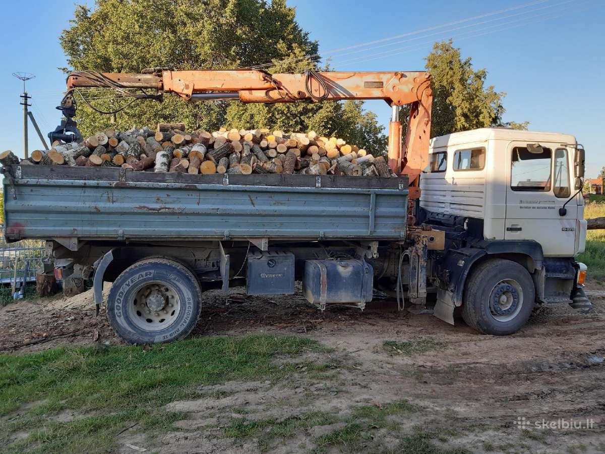 Mišrios malkos kaladėlėmis 38€. be spygliuočių.