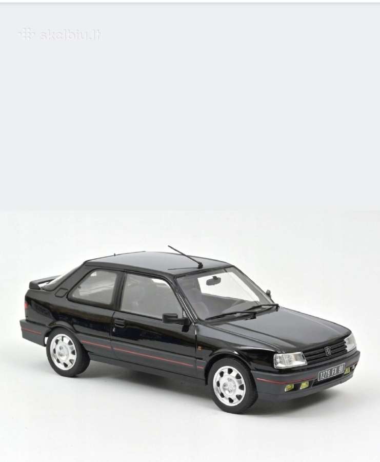 Peugeot 305